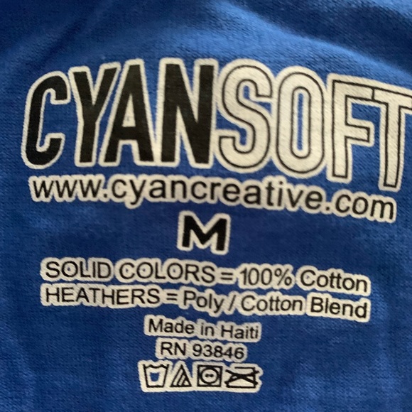 Suffolk University Rams Short Sleeve T-Shirt • Size M - Picture 3 of 5